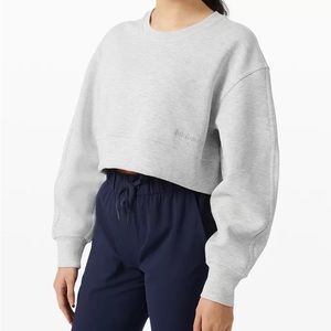 Lululemon Soft Ambitions Crop Crew
Heathered Core Ultra Light Grey EUC